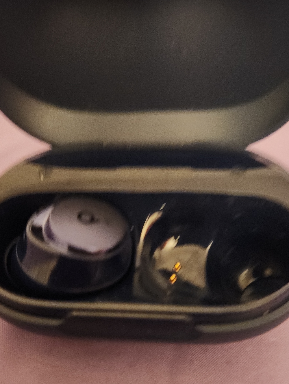 Wireless Earbuds in Glossy Black Case(left Side Only)